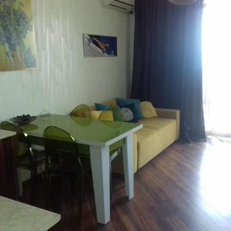 Apartment On Kobaladze Str 2 Batumi Kültér fotó