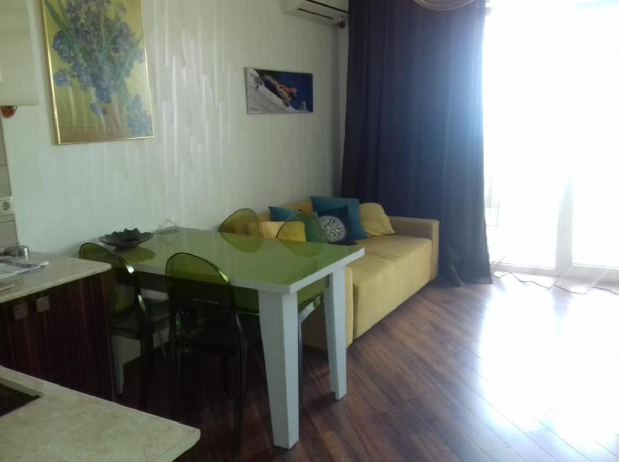 Apartment On Kobaladze Str 2 Batumi Kültér fotó